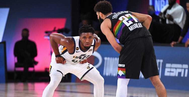 表现为摩纳 表现为摩纳